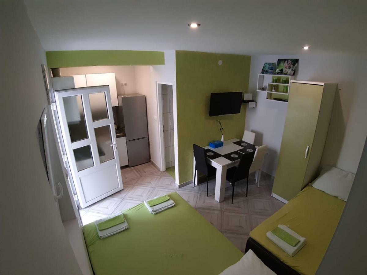 Studio Apartman F&L Makarska Zewnętrze zdjęcie